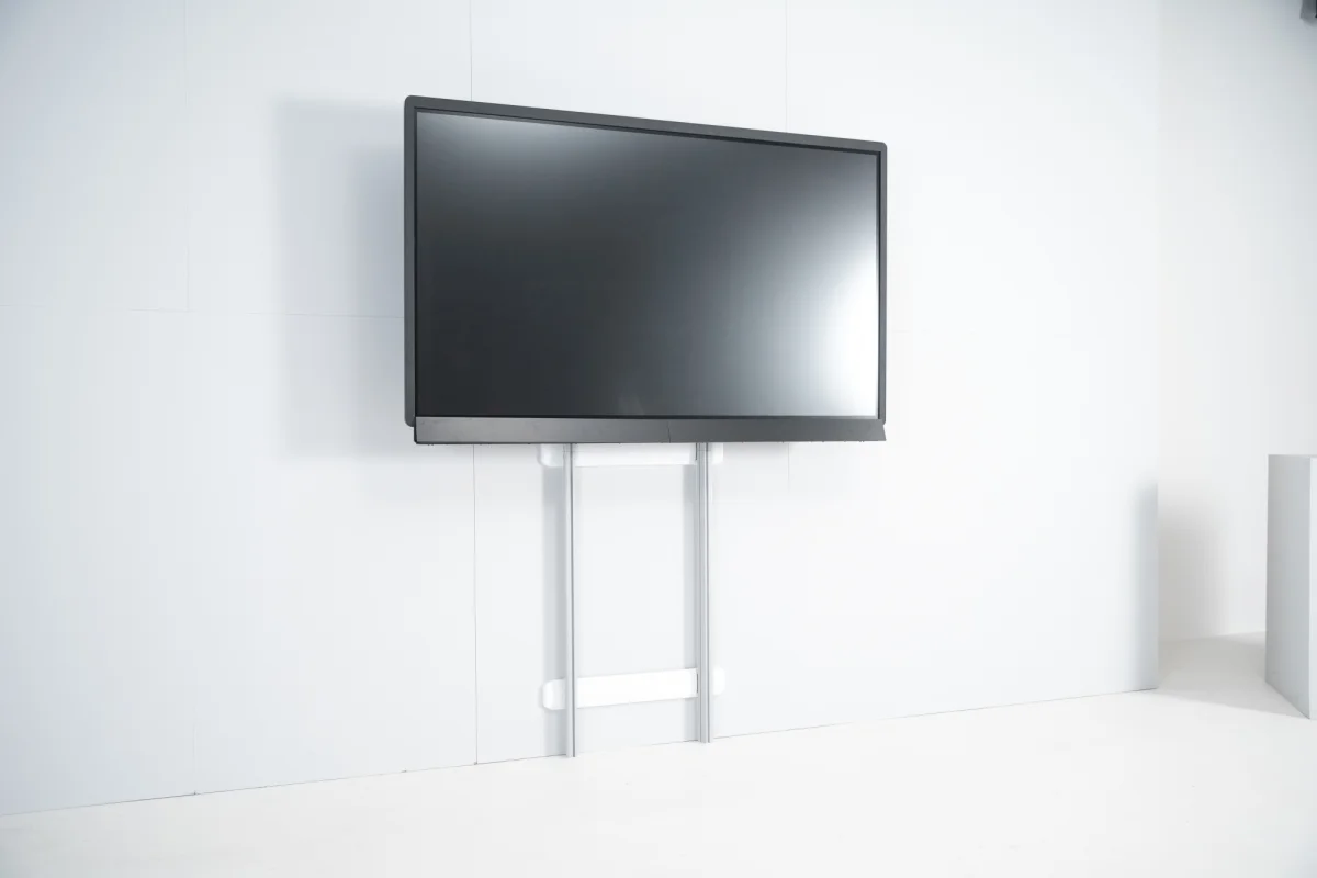 BalanceBox-any-screen-on-a-floor-support-with-height-adjustable-mount