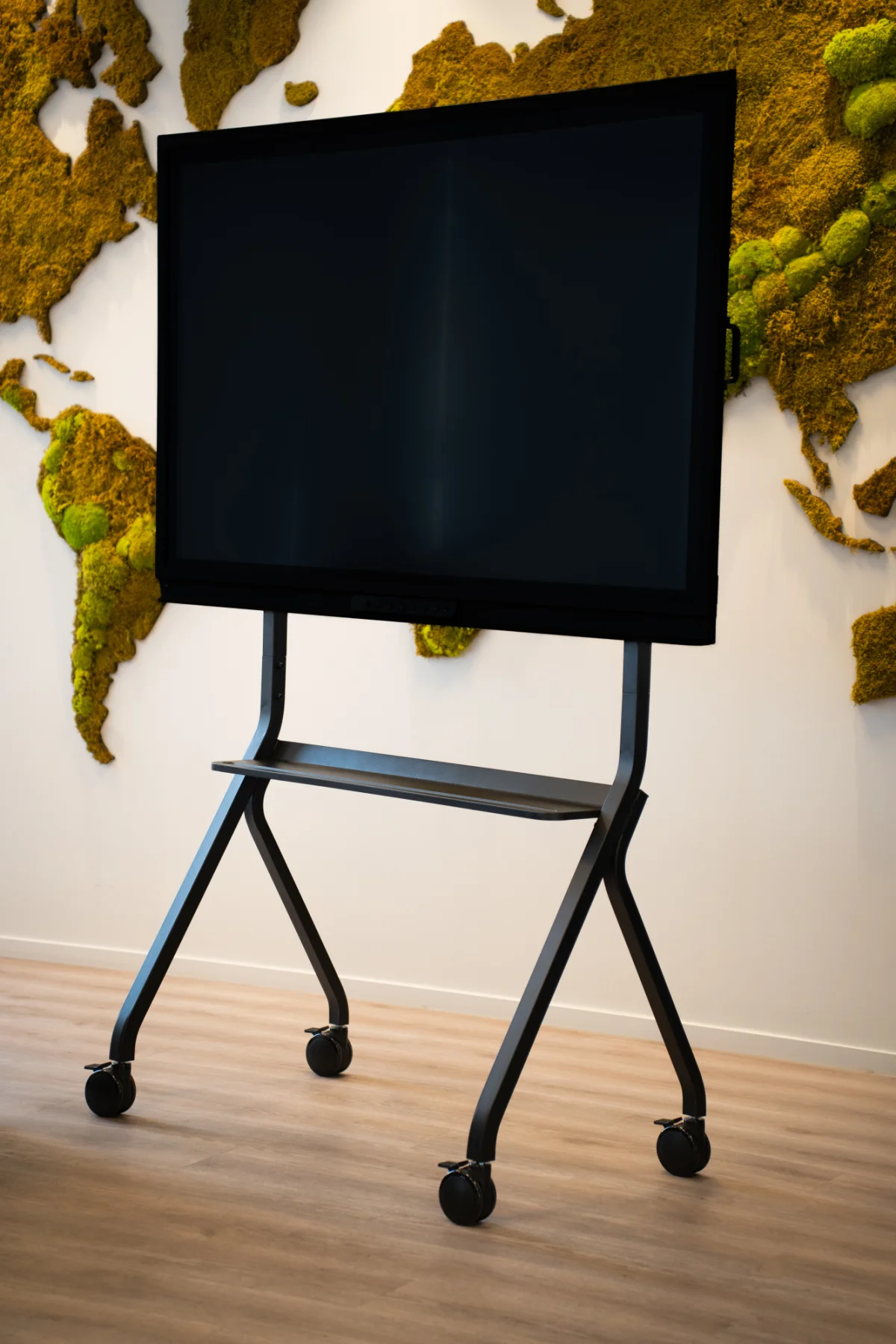 BalanceBox-Mobile-Stand-Base-Dynamic-mobile-solution-for-interactive-screen
